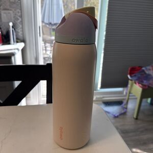 Owala 40oz FreeSip Stainless Steel Water Bottle  - Sandy Shores